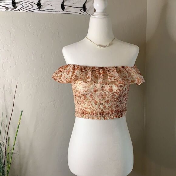 𝅺olivaceous cropped tube top with ruffle detailing stretches to 32 inches - Picture 2 of 7